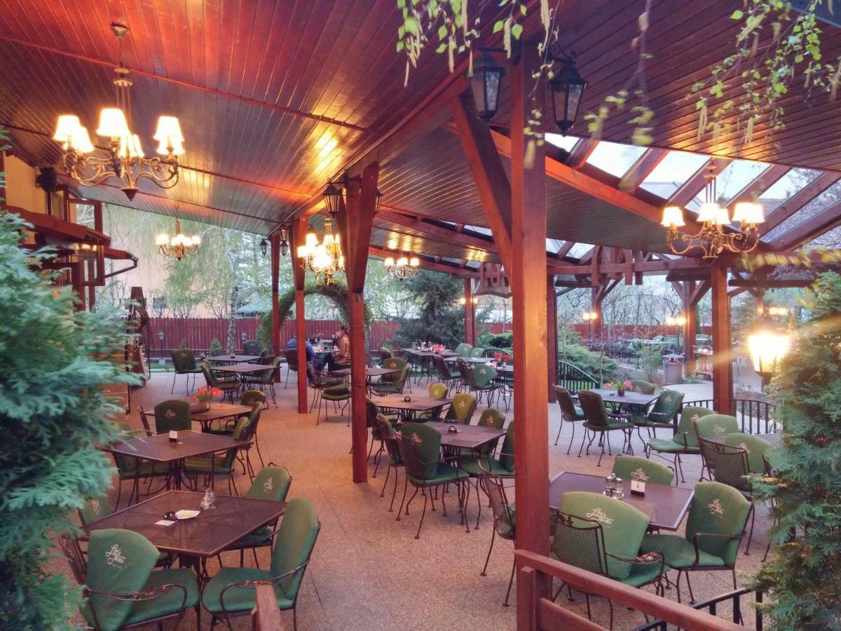 Hotel Little Texas Iasi Exterior foto